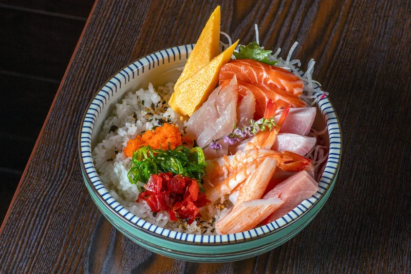 Chirashi Bowl (Assorted Fish) w/ Sushi Rice